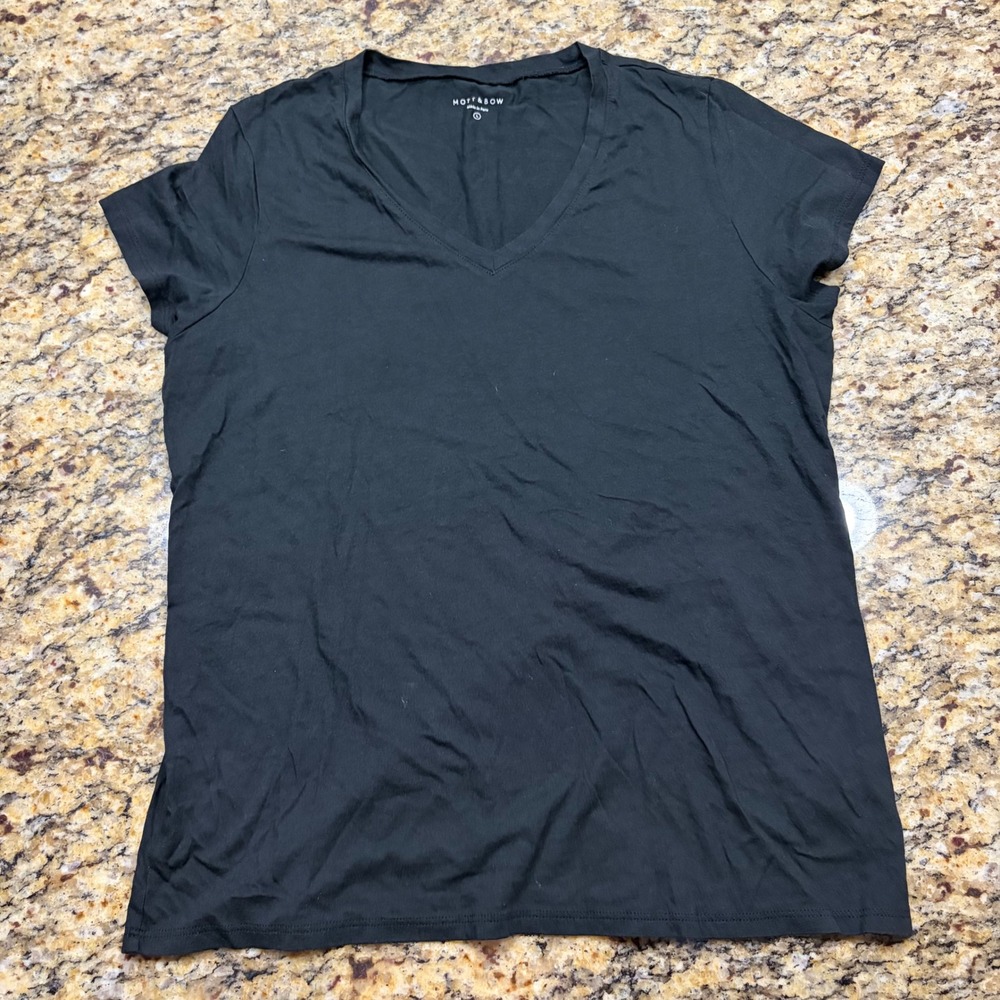 Mott & Bow Womens Black V-Neck Short Sleeve T-Shirt Size Large Made in Peru ws